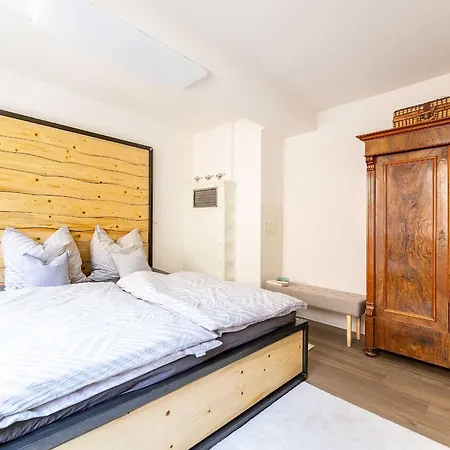 Bruehler Hof Apartment